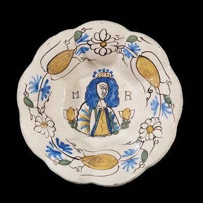 e715431f-17b1-4991-b67c-5294e1c804d4.jpg; 01083; ;